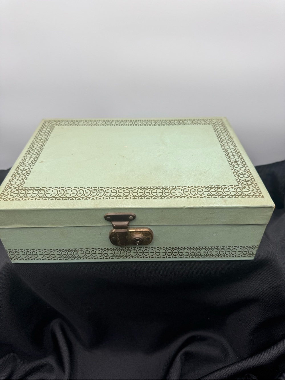 Source Unknown Mint Green Jewelry Storage Box with Decorative Trim